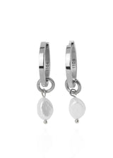 URÐ - ERLA PENDANT EARRINGS SILVER