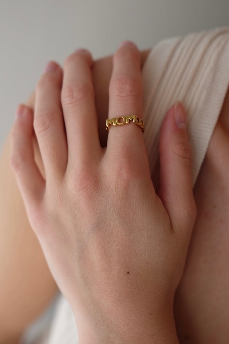 MOM RING GOLD